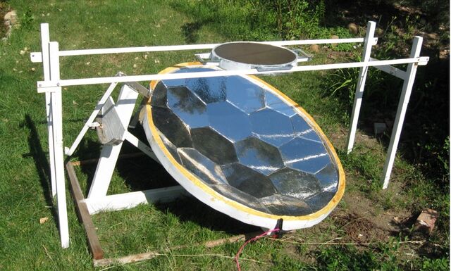 File:Gallagher Solar Injera Cooker.jpg