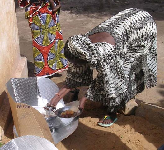 File:Mariam Toure 2008.jpg