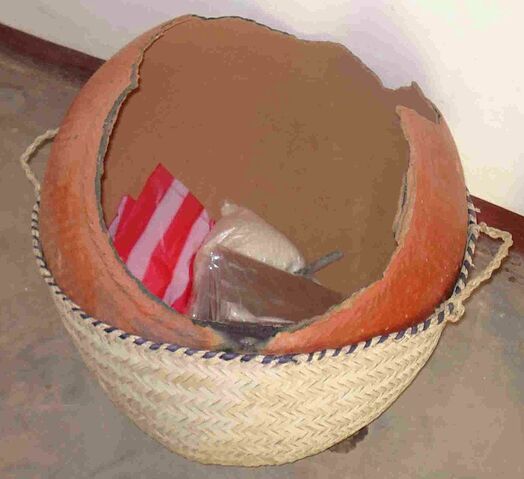 File:Borma broken water pot.jpg