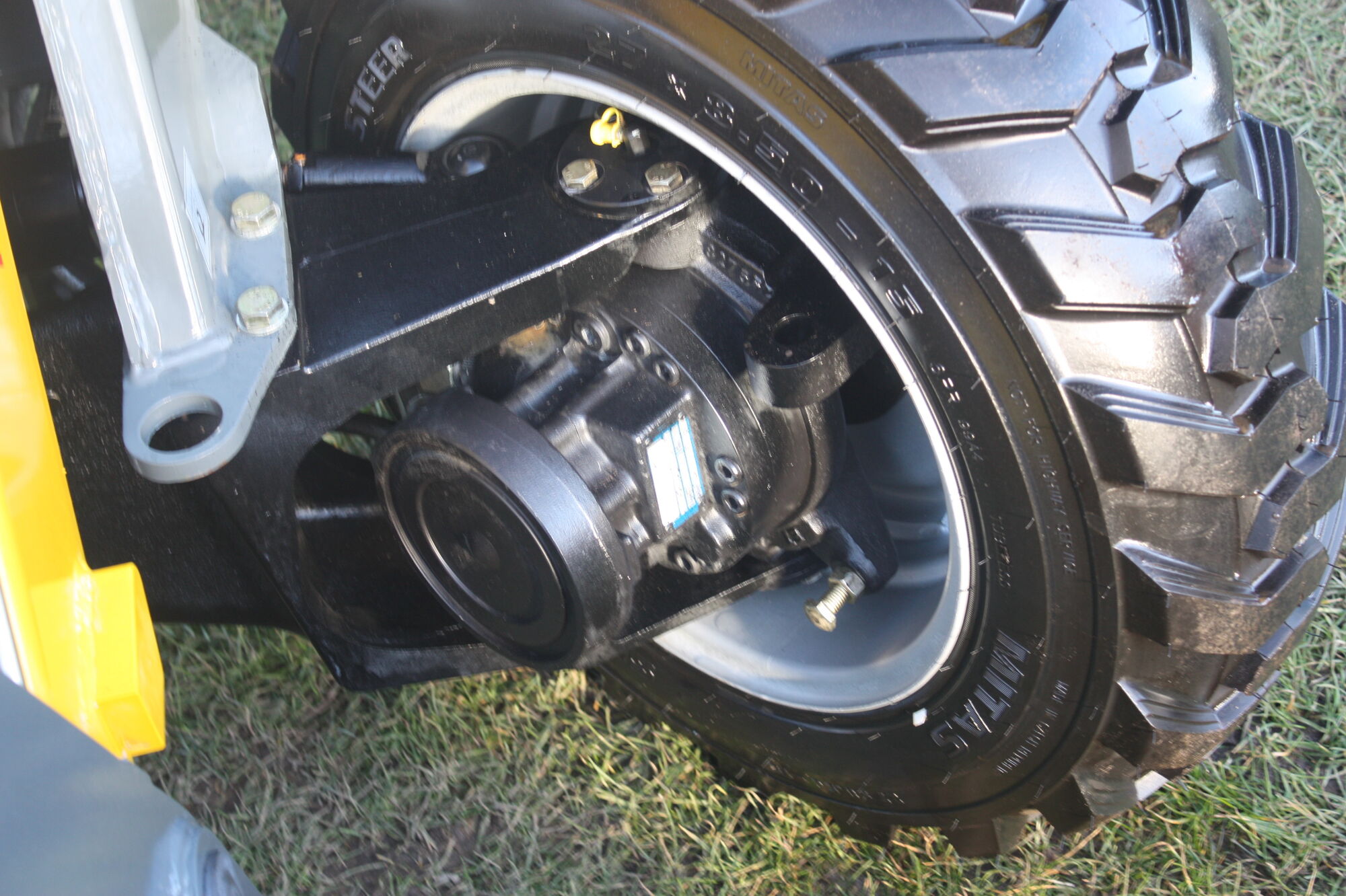 Hydrostatic Transmission Vs Manual Tractor