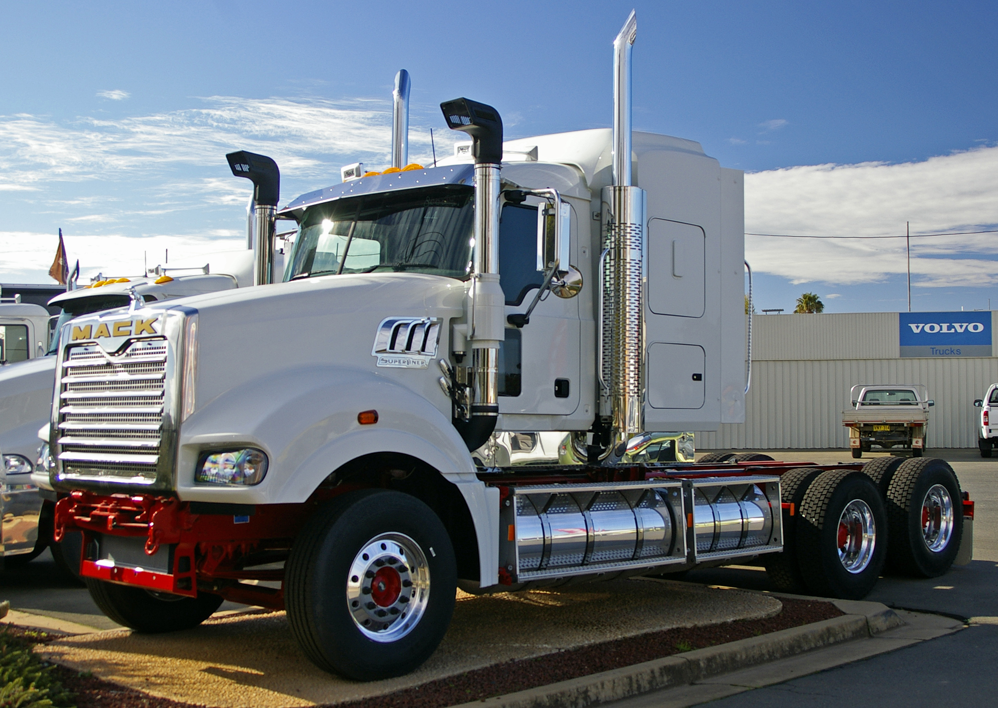 Mack Super-Liner | Tractor & Construction Plant Wiki ... Mack Super-Liner | Tractor & Construction Plant Wiki ...