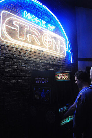 File:Flynn's Arcade.jpg