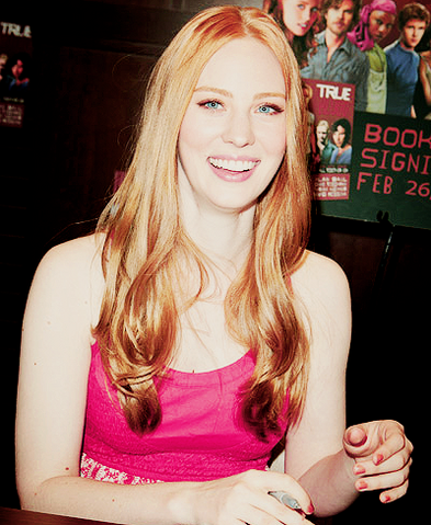 File:Tumblr lhe9njsZdK1qbst09o1 400 large.png