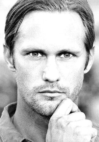 File:Headshot-alexander-skarsgard-7276644-350-502.jpg