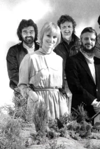 MikeODonnellandJuniorCampbell.jpg (16 KB) MikeODonnellandJuniorCampbell