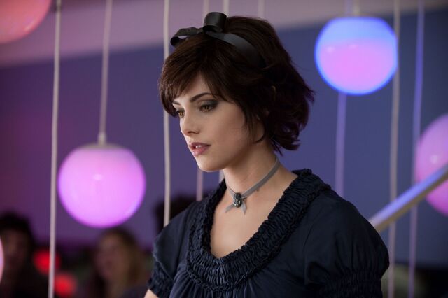 File:Eclipse-Movie-Stills-alice-cullen-13625623-2500-1663.jpg