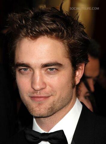 File:Gallery main-robertpattinson-2009-oscars-academy-awards-red-carpet-photos-02232009-05.jpg