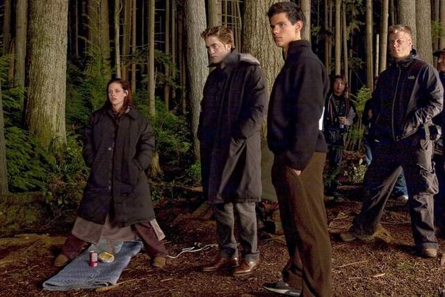 File:New Moon-249-Edit-Edit-large.jpg