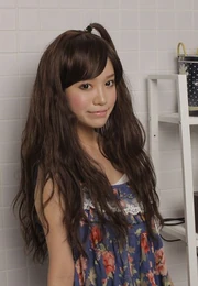 305px-Lee nu ri 511700