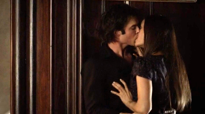 Datei Vampire Diaries 407 Damon And Elena Sex Kiss