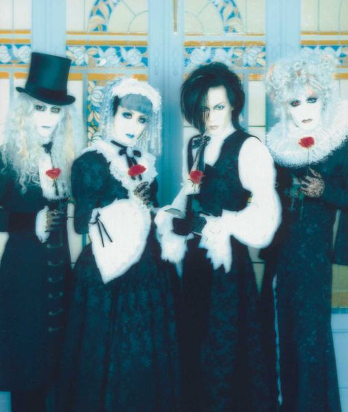 http://vignette2.wikia.nocookie.net/visualkei/images/8/8f/Klahamm.jpg/revision/latest?cb=20100724224859