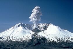 800px-MSH82 st helens plume from harrys ridge 05-19-82