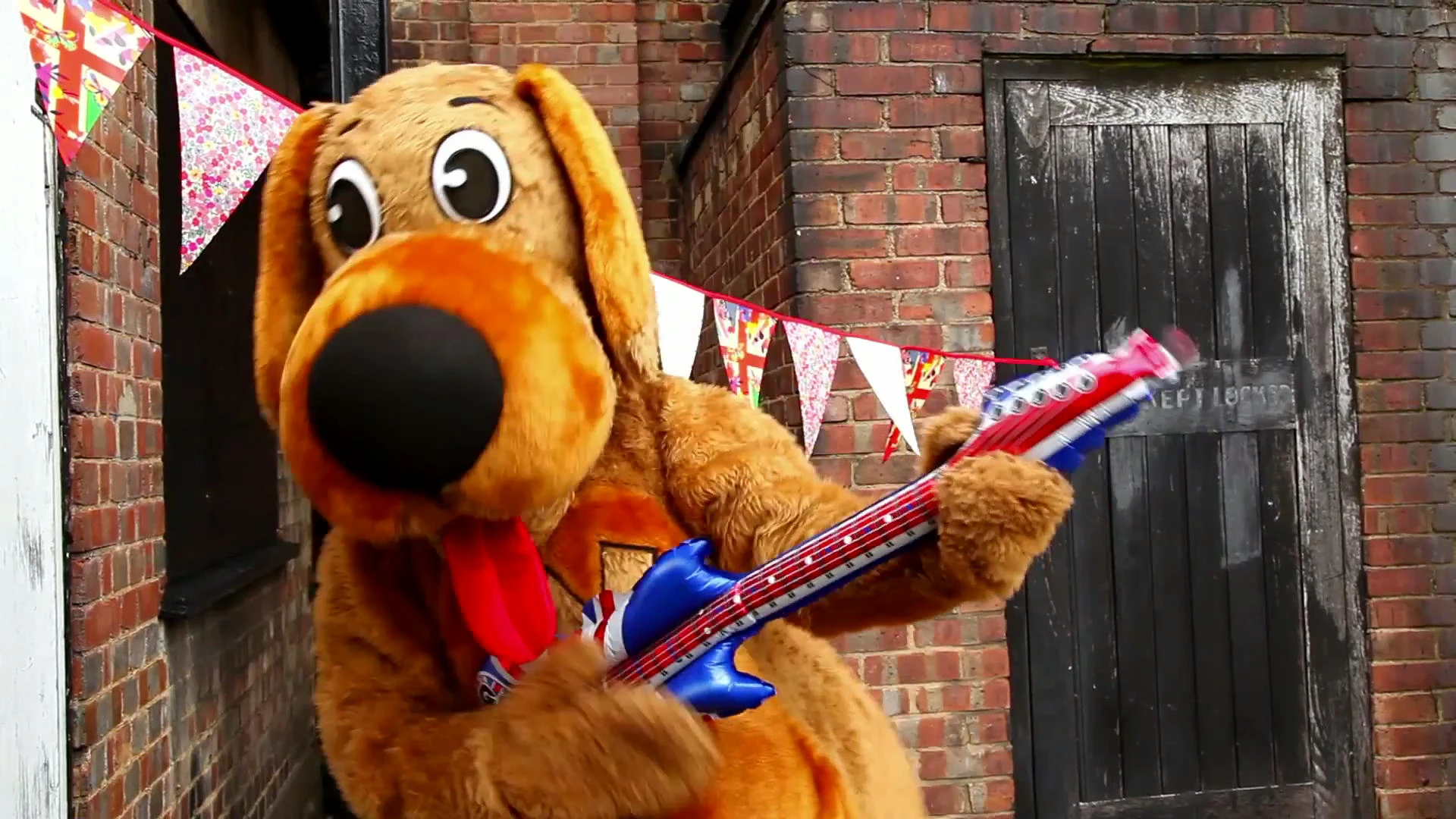 Image WagsPlayingInflatableGuitar.jpg Wigglepedia Fandom powered by Wikia