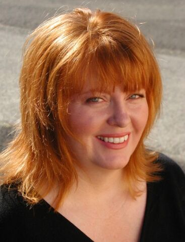 File:Gailsimone.jpg
