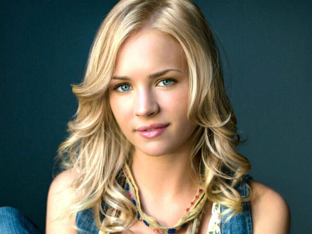 File:Brittrobertson 140505223226.jpg