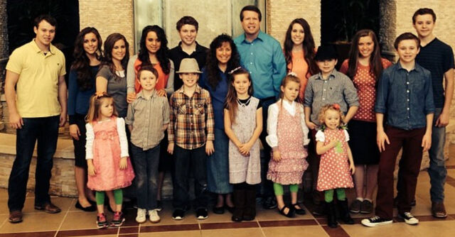 File:THE DUGGARS.jpg