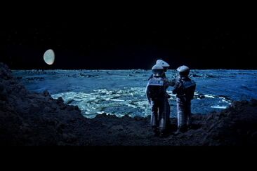 2001-Clavius-Astronauts-714391