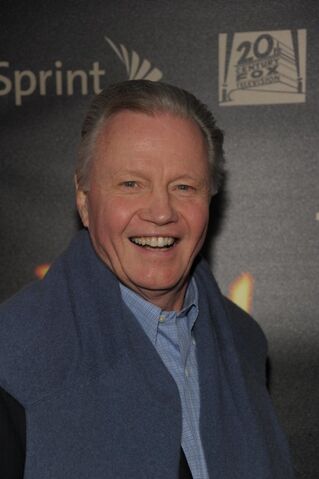 File:24- Jon Voight at series finale party in 2010.jpg