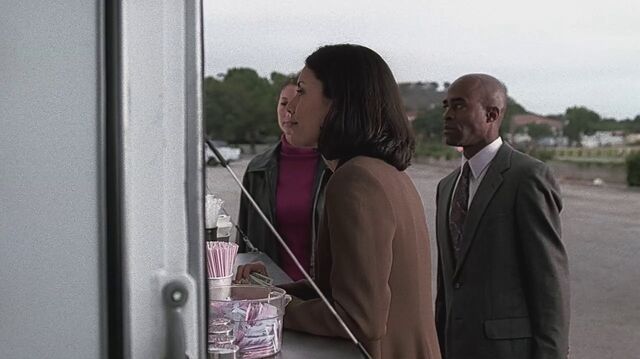 File:2x07 drink stand.jpg