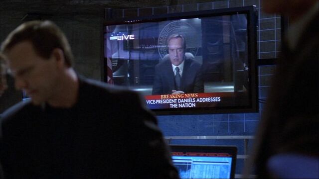 File:S6E12x16.jpg