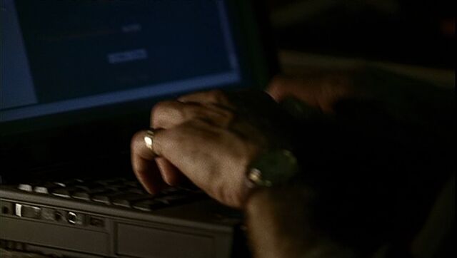 File:1x03 Gaines laptop.jpg