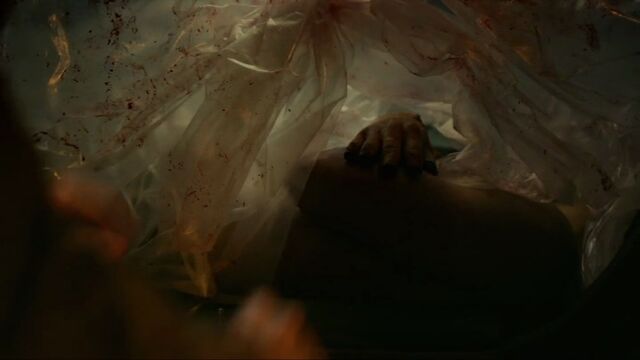 File:In1x05 dead body.jpg