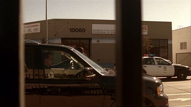 File:5x09 Cal's Bikes.jpg