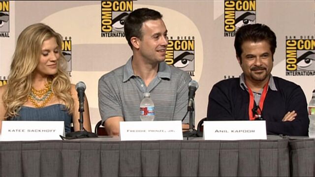 File:Sf8-comiccon1.jpg
