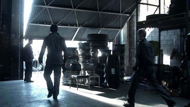 File:8x01 Davros garage.jpg