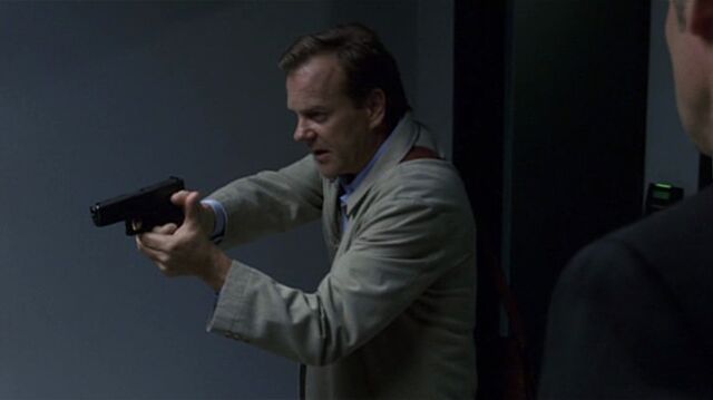 File:7x03 Jack with Glock.jpg