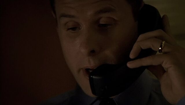 File:1x21 Chappelle on phone.jpg