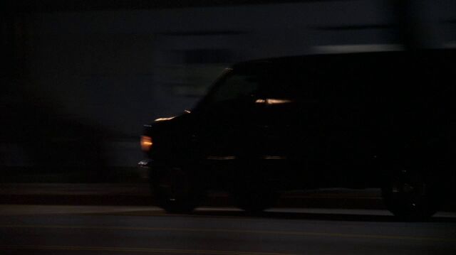 File:4x15 van driving.jpg