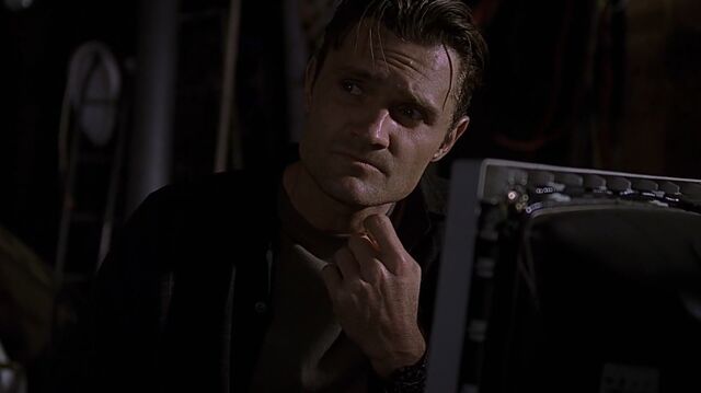 File:2x02 Dave suspicious.jpg