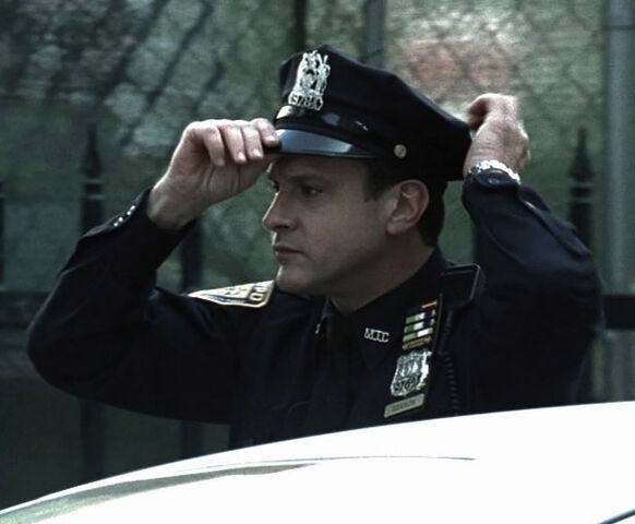 File:8x01 NYPD Patrolman.jpg