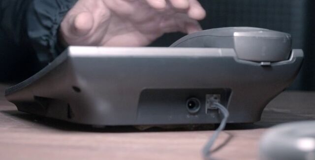 File:9x04 office phone.jpg