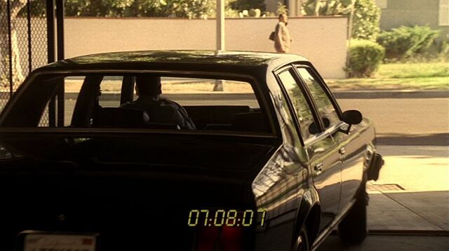 File:6x02 garage 2.jpg