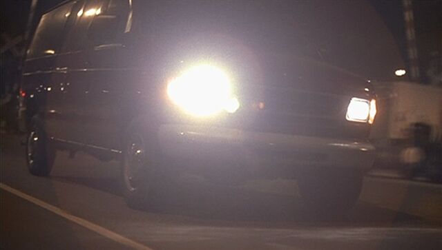File:1x22 driving to restaurant.jpg