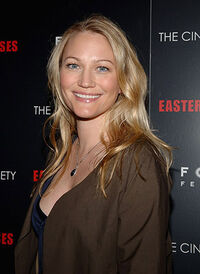 Sarah Wynter.jpg