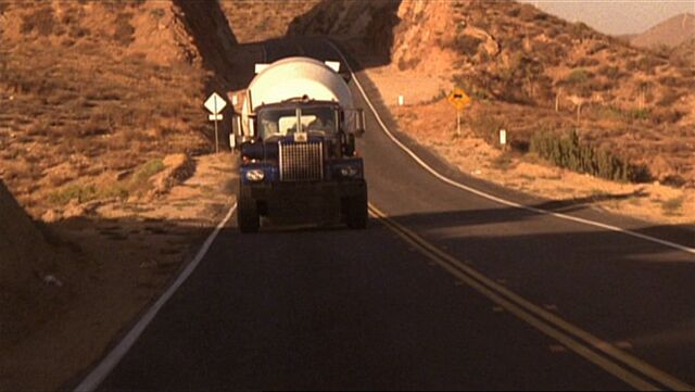 File:4x05 truck crash.jpg