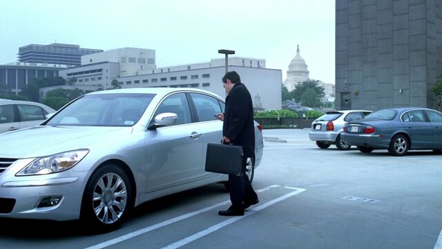 File:7x00 Nichols office parking.jpg