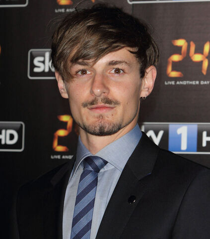 File:Giles Matthey.jpg