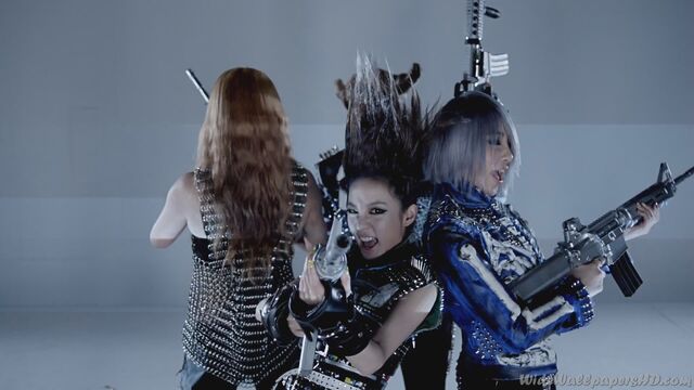 File:CL-Sandara-Park-Gong-Min-ji-Park-Bom-3-I-am-The-Best-K-Pop-2NE1-Wallpapers.jpg