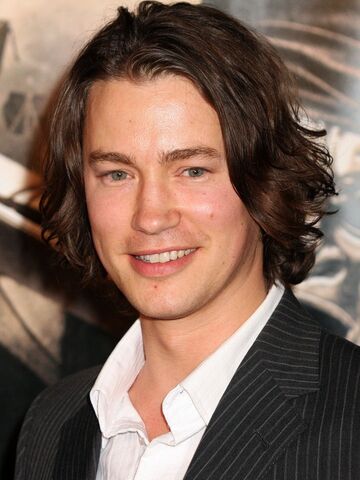 File:Tom Wisdom.jpg