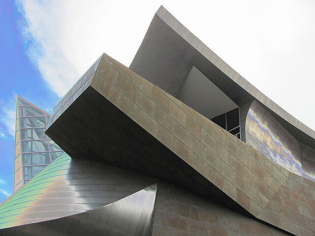 File:800px-Taubman Museum of Art.jpg