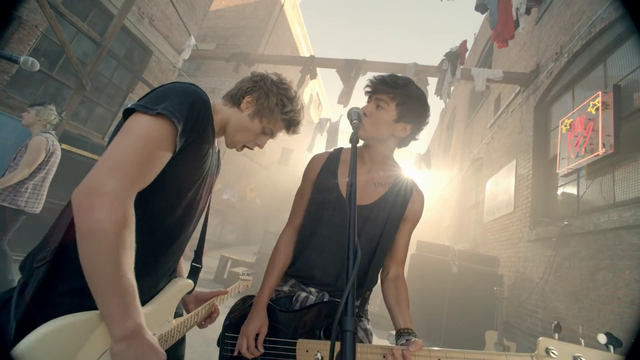 File:5 Seconds of Summer - She Looks So Perfect - 5 Seconds of Summer Wiki (98).png