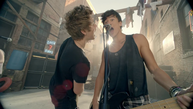 File:5 Seconds of Summer - She Looks So Perfect - 5 Seconds of Summer Wiki (73).png