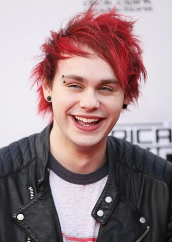 File:Michael-clifford-five-seconds-summer.jpg