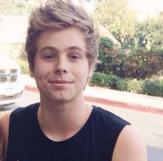 File:Luke Hemmings 1.jpg
