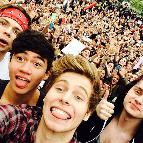 Archivo:5-Seconds-Of-Summer-on-Instagram.jpg