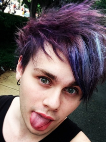 File:5sos-michael-clifford-hair-purple-1407427780-view-1.png